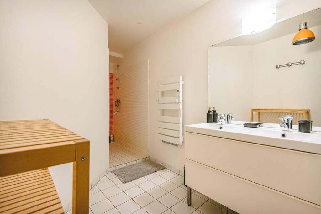 Camille - Avec Extérieur Reims